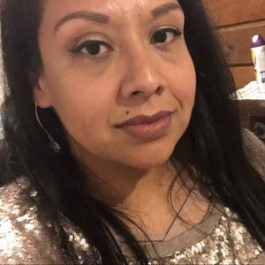 Meet your Posher, Claudia